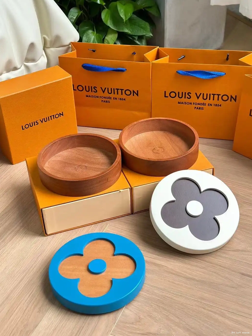 FLOWER CUSTOM BOX LV 0705